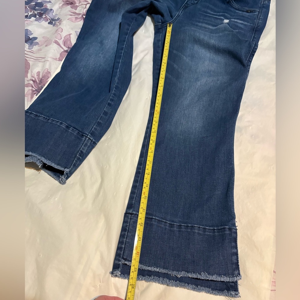 Wit & Wisdom AB Solution Split Hen Kick Flare Distressed Jeans - Picture 12 of 16
